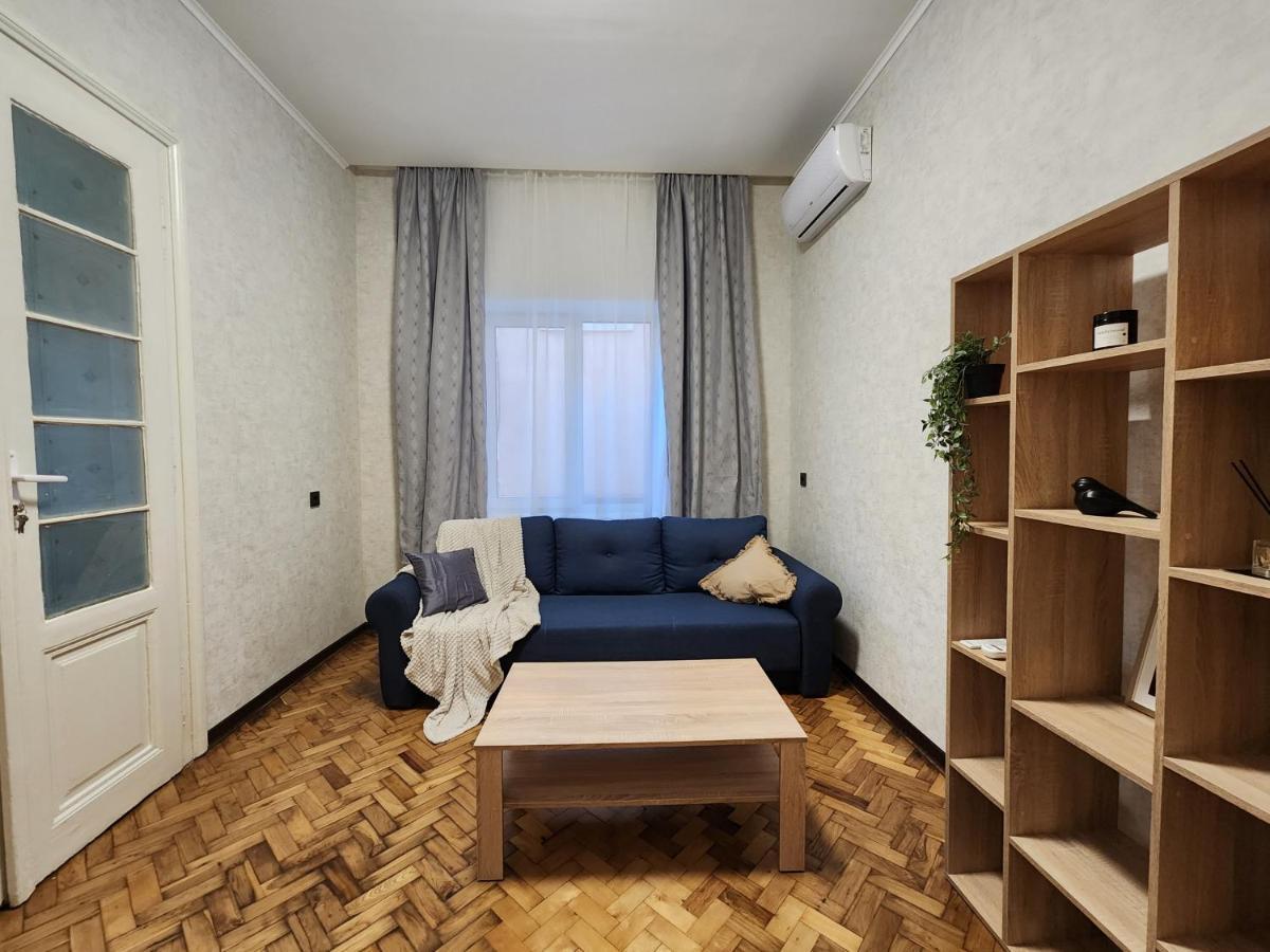 O.O.Apart.2 Chernivtsi Exterior photo
